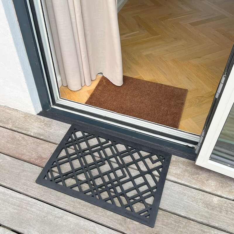 Tica Copenhagen Lines dørmatte gummi 40x60x1 cm svart