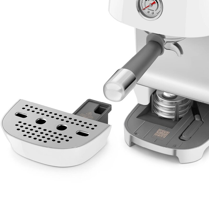 SMEG Manuell espressomaskin med Cold Brew ECF03 hvit