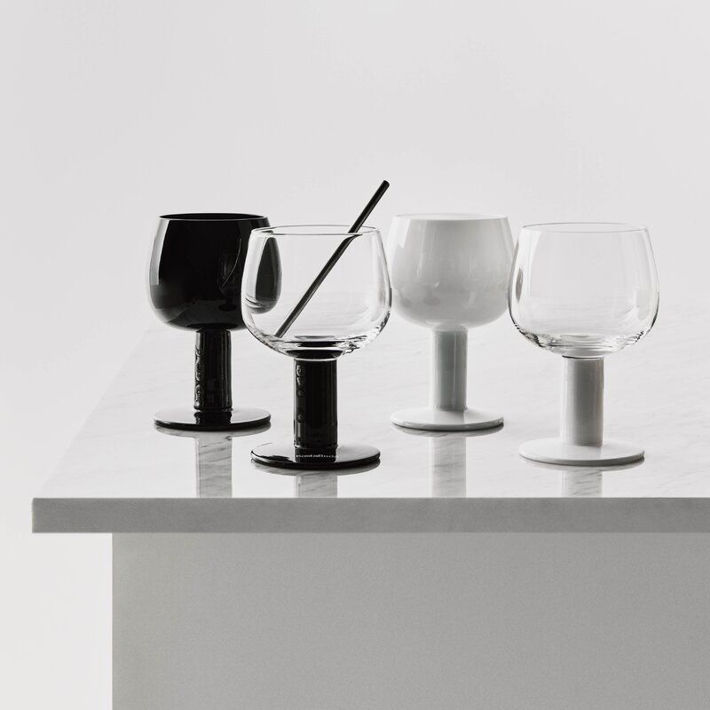 Kosta Boda Fars Glas vinglass 40 cl 4 stk hvit/svart