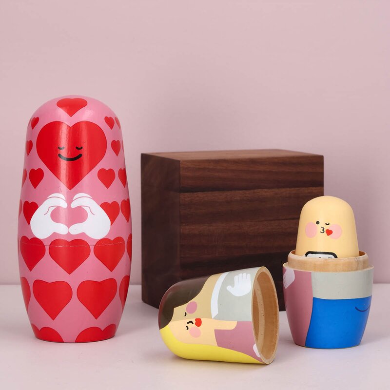 Spring Copenhagen Babushka Love Expressions trefigur 3 stk kirsebærtre