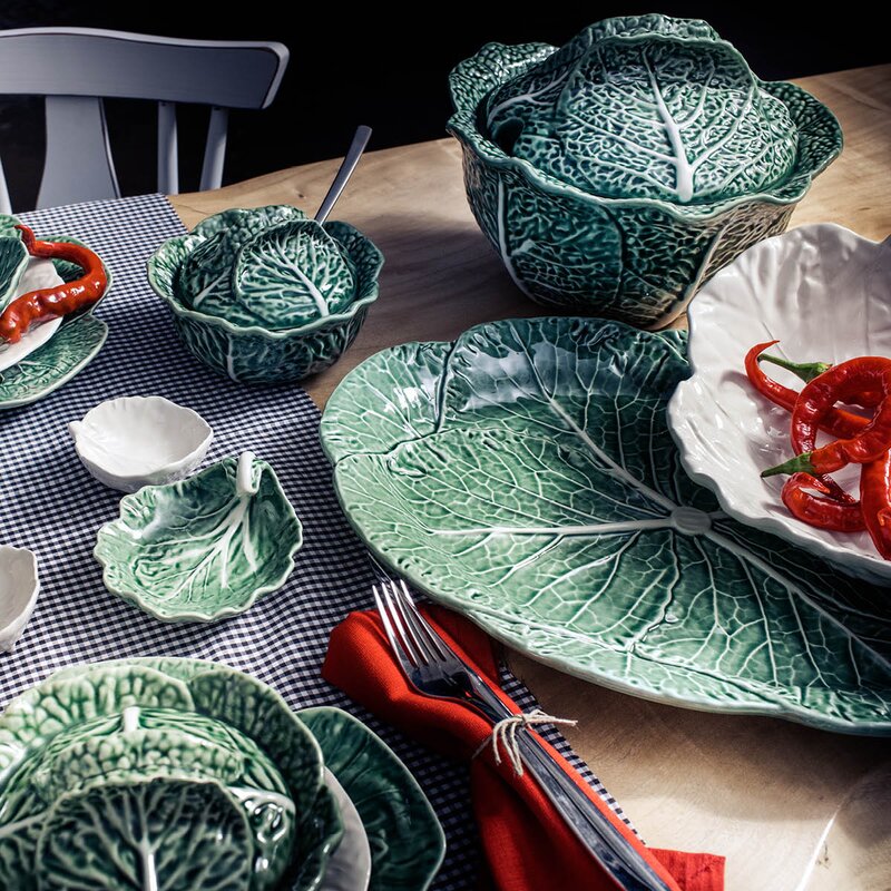 Bordallo Pinheiro Cabbage serveringsfat 43x32 cm kålblad grønn