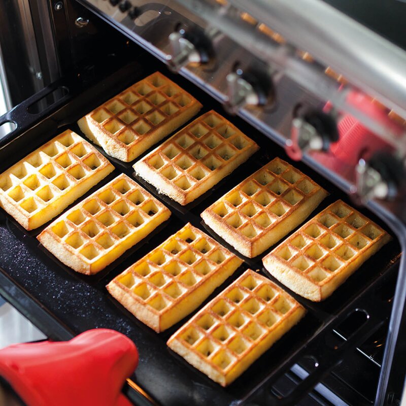 Lékué Silikonformer for 8 firkantede vafler rød