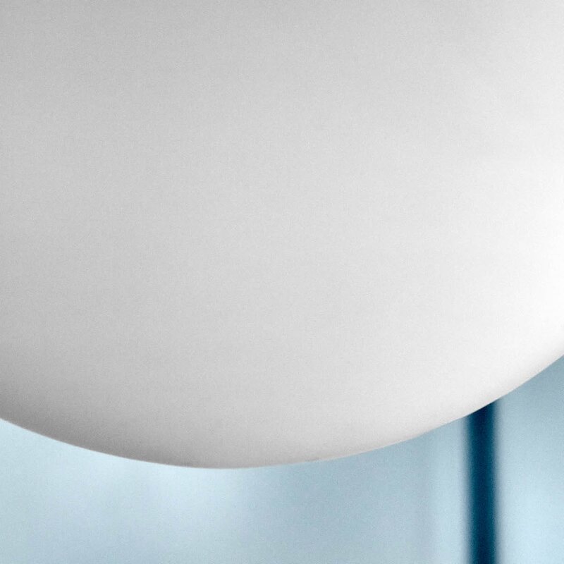 House Doctor Taklampe Coin 30,5x35 cm børstet sølvfinish/matt hvit