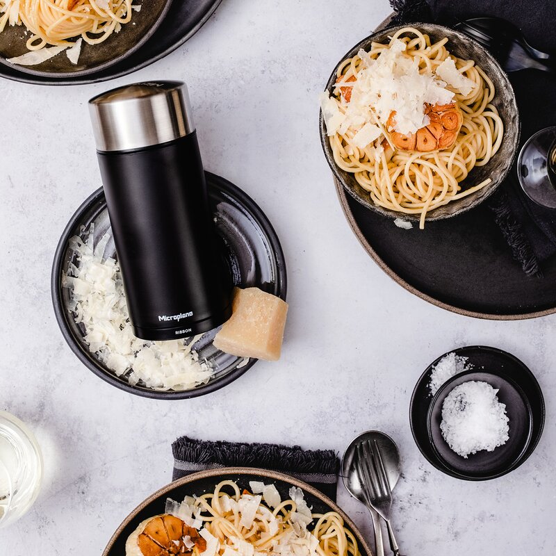 Microplane Universal rivjern med 3 blader svart