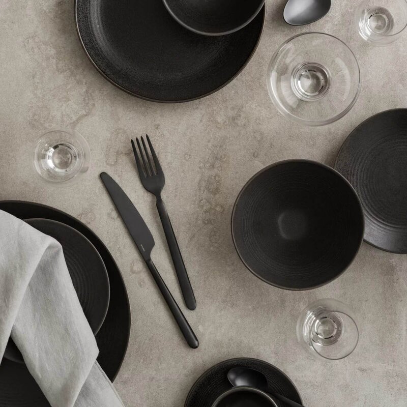 Blomus Kumi middagstallerken 26 cm mørk brun