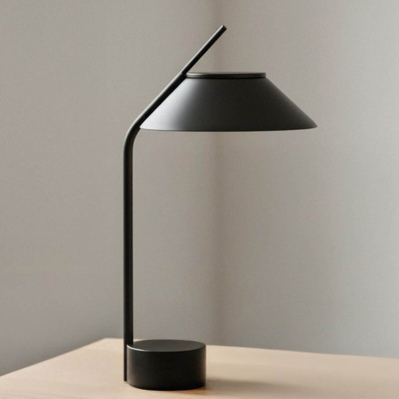 Stelton Nordic Vinkel LED-lampe bærbar svart