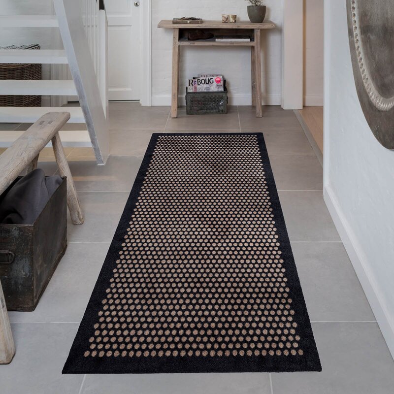 Tica Copenhagen Dot gulvmatte 200x90 cm svart/sand
