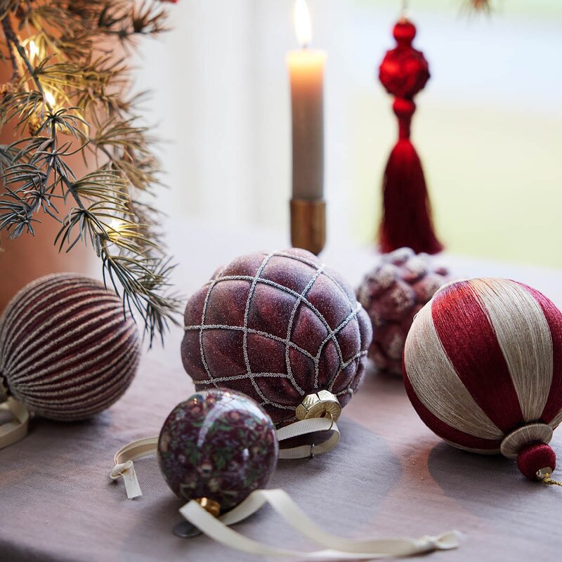 Lene Bjerre Norille juledekorasjon 10 cm mørkerød rutete