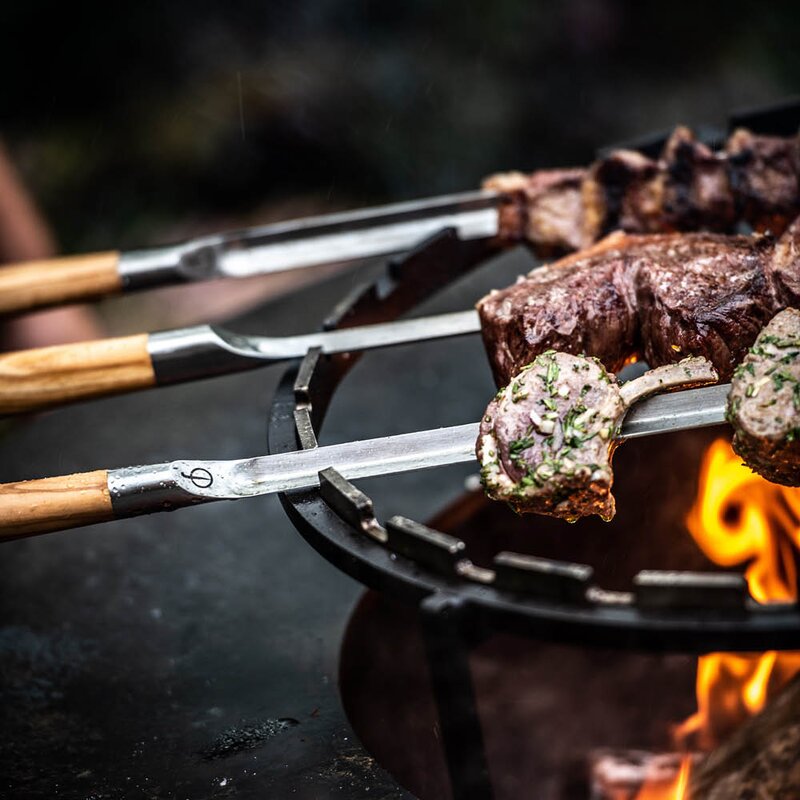 Forged Churrasco grillspyd V-form 70 cm stål/oliventre