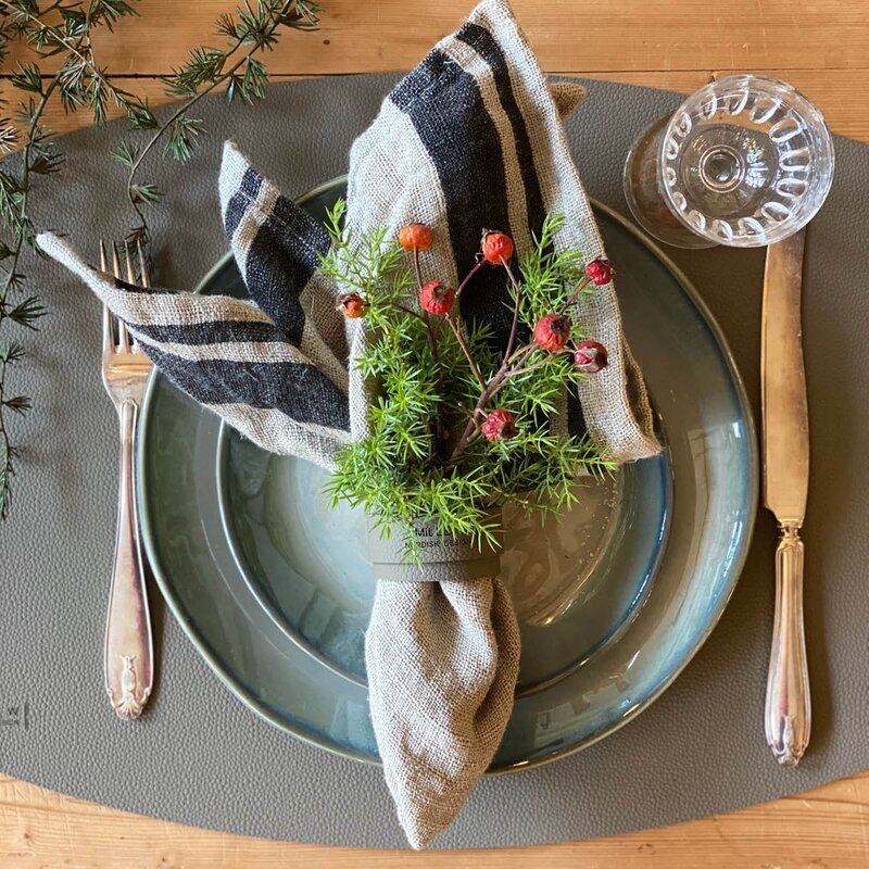 MiLLE W NORDISK DESIGN Ellips bordbrikke 45x35 cm grå