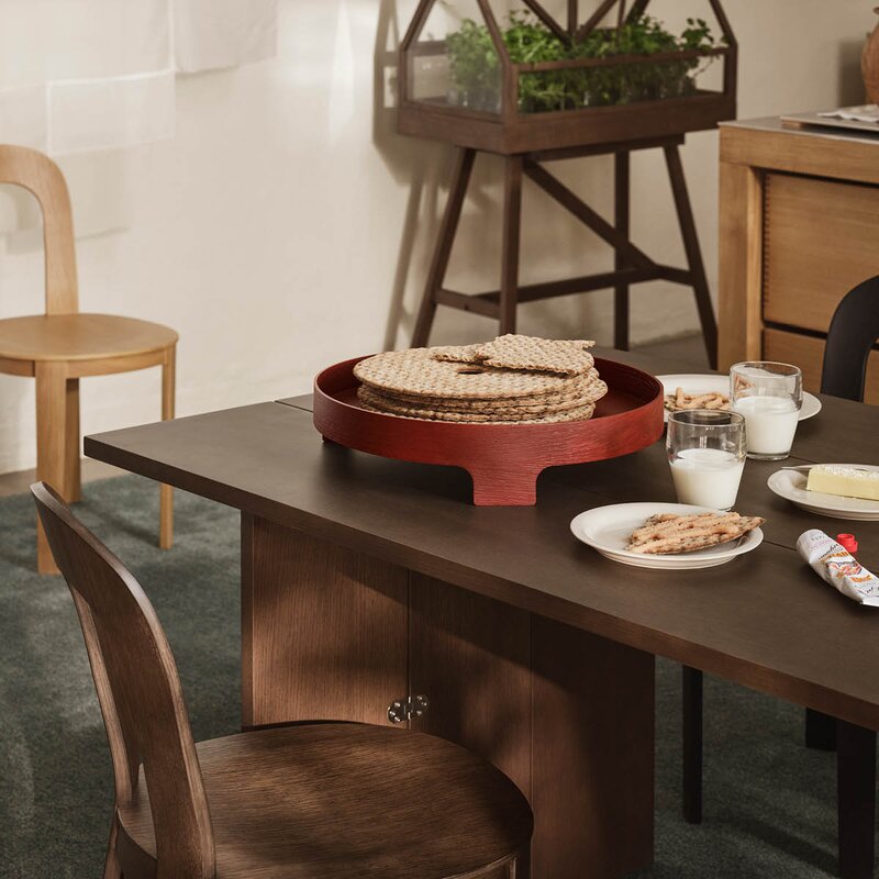 Design House Stockholm Bridge serveringsbrett i eik 42 cm rød