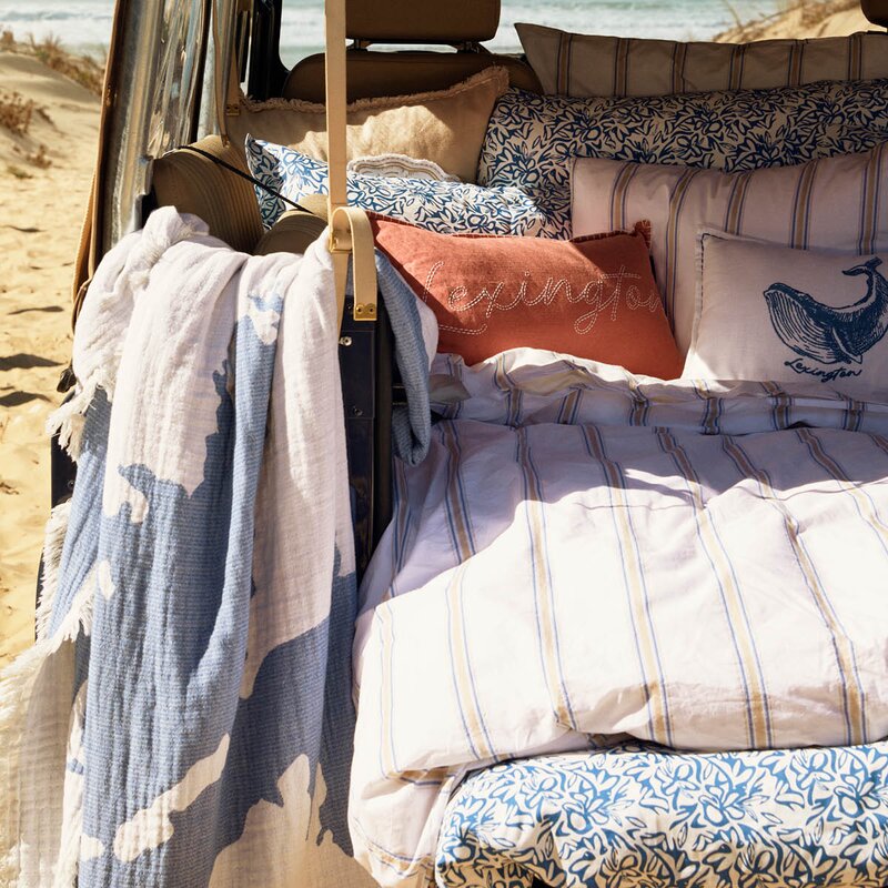 Lexington Sengesett 220x140 cm sateng blomstrete blå/hvit