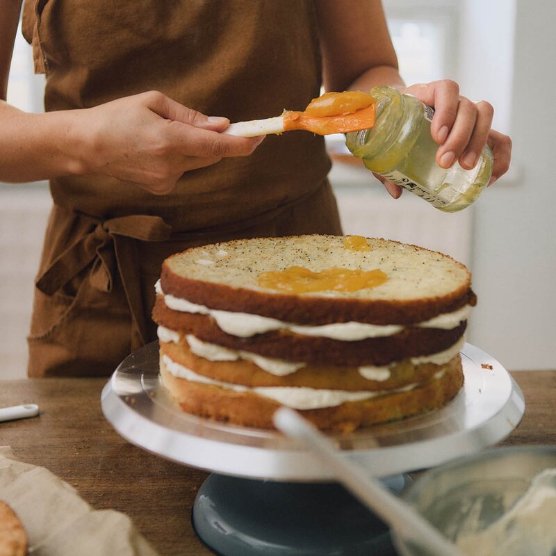 Fiskars Functional Form liten slikkepott og smørkniv hvit/oransje