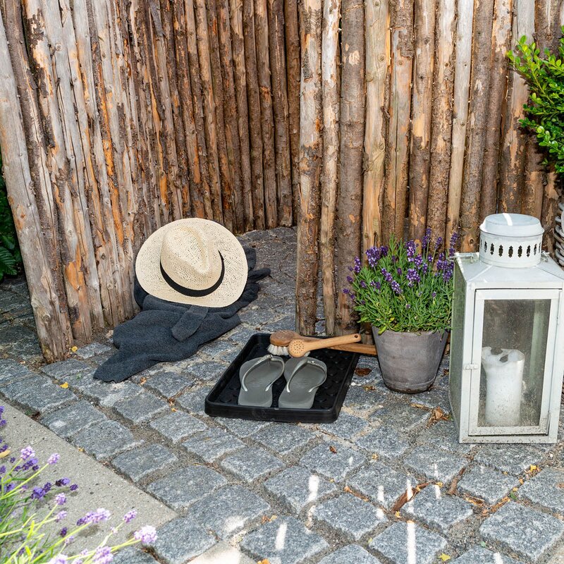 Tica Copenhagen Dot sko- og støvelbrett 28x38x3 cm svart