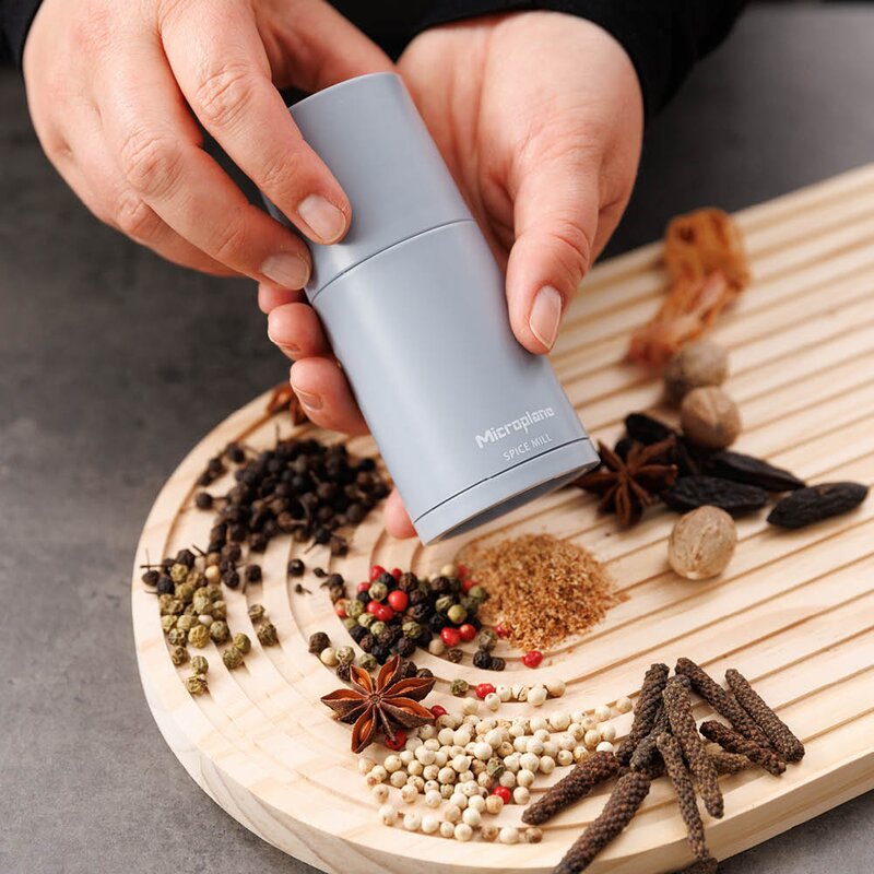 Microplane Spice Mill krydderkvern 12 cm sky blue