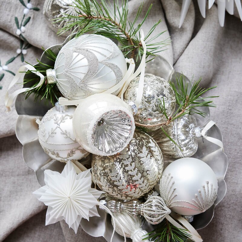 Lene Bjerre Perline juledekorasjon 8 cm blå/benhvit