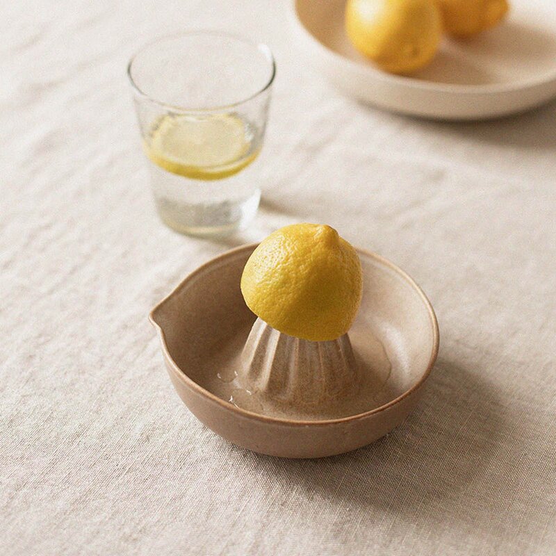 Tell Me More Palermo sitruspresse steintøy 14 cm sand