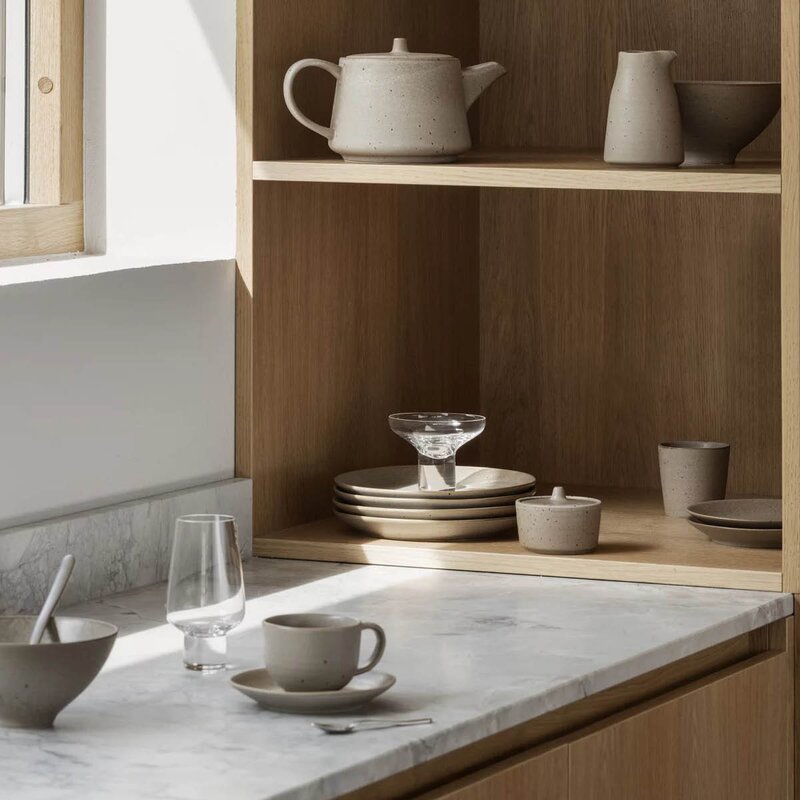 Blomus Kumi fløtemugge 29 cl lys brun