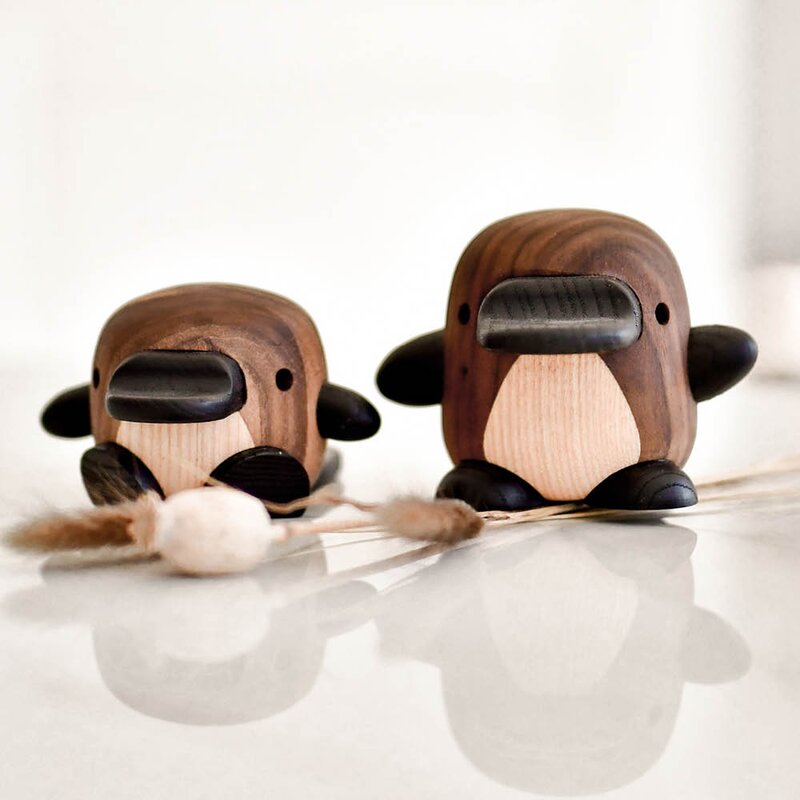 FableWood Mary nebbdyr trefigur 5,5 cm ask/valnøtt