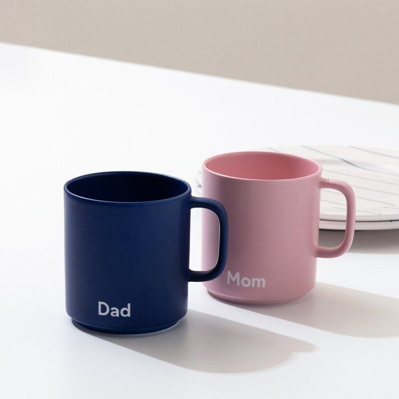 Design Letters Favourite kopp med hank DAD 25 cl midnight blue