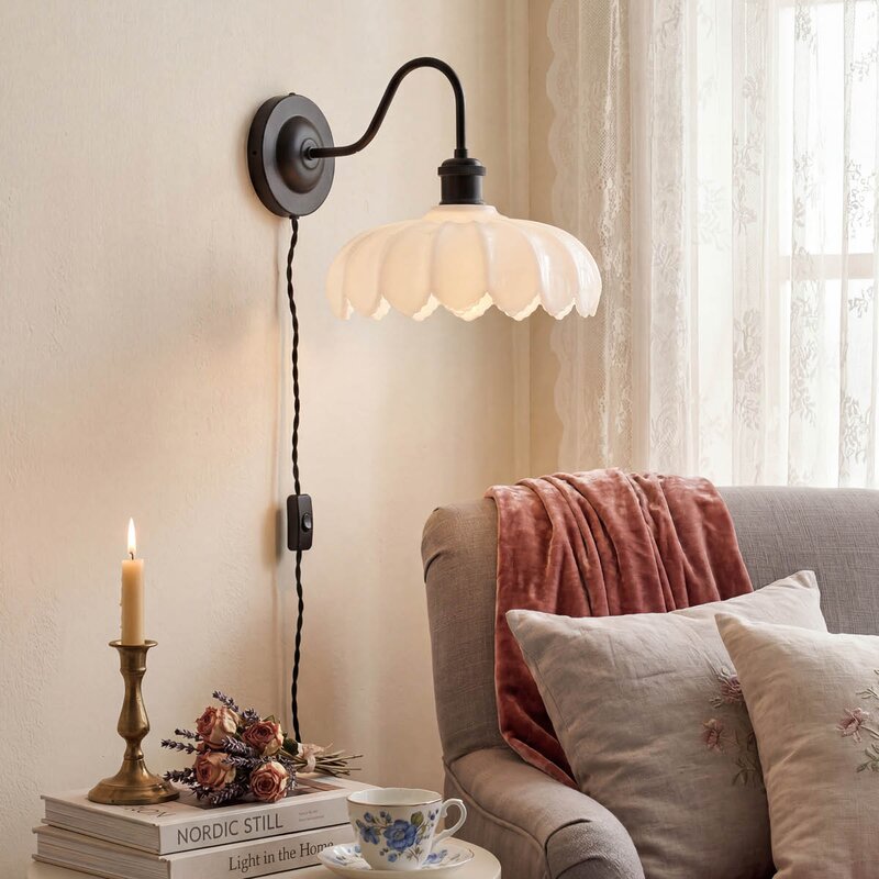 Aneta Lighting Sofia vegglampe 32 cm svart/hvit