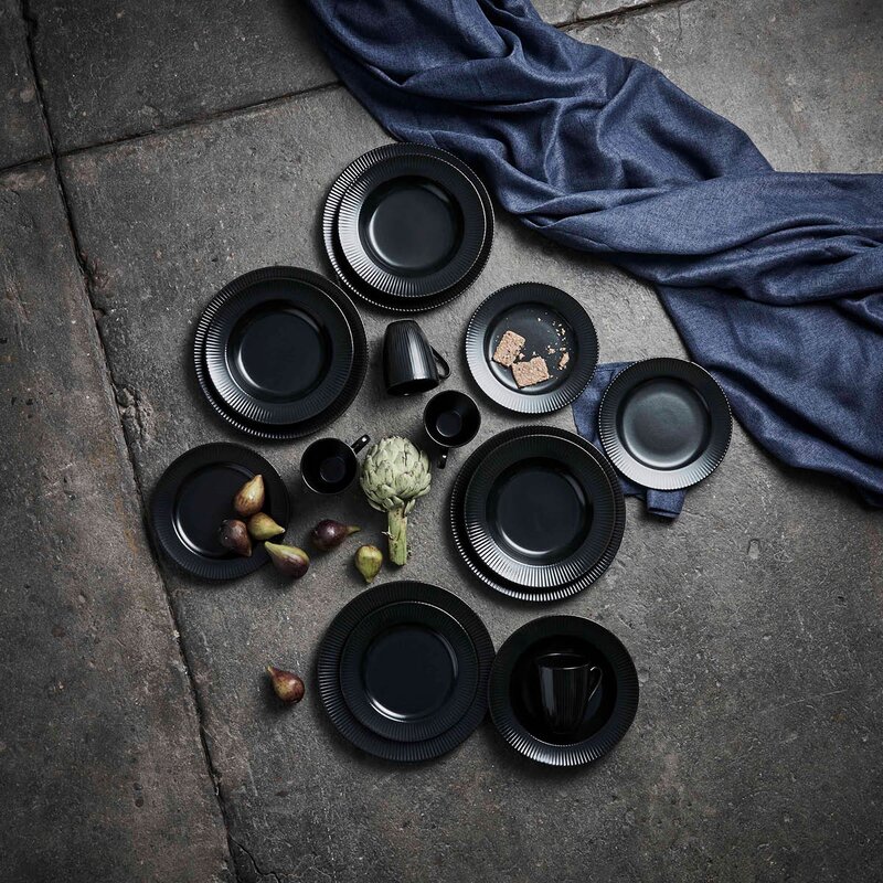 Aida Groovy stentøy middagstallerken 27 cm svart