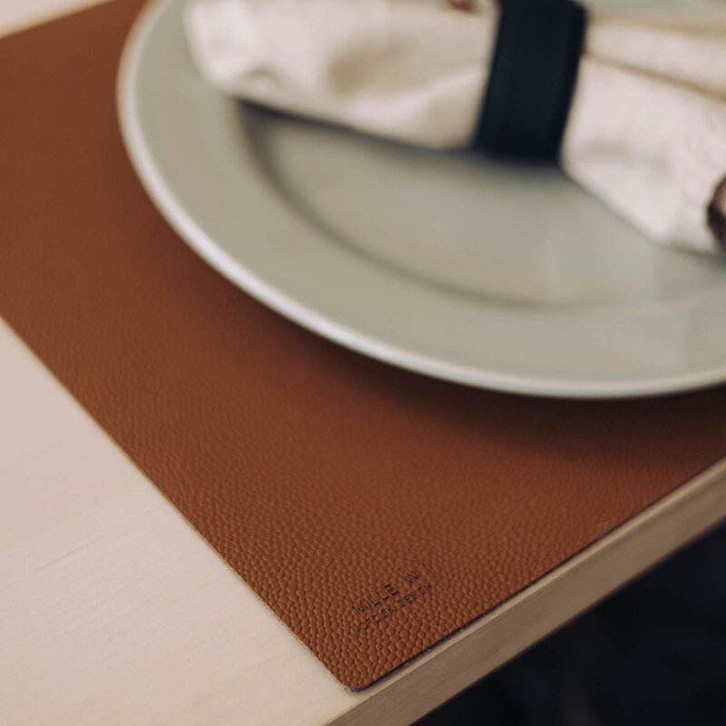 MiLLE W NORDISK DESIGN Rektanguler bordbrikke 45x35 cm brun