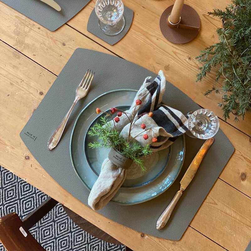 MiLLE W NORDISK DESIGN Ellips bordbrikke 45x35 cm grå