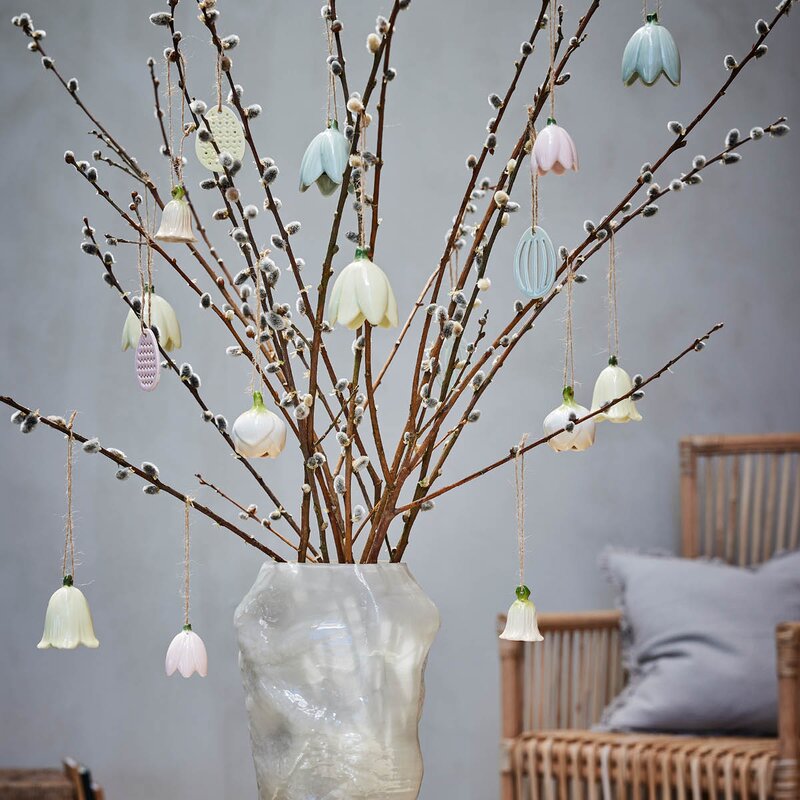 Lene Bjerre Dehlia påskeblomst oppheng keramikk H4,7 cm hvit