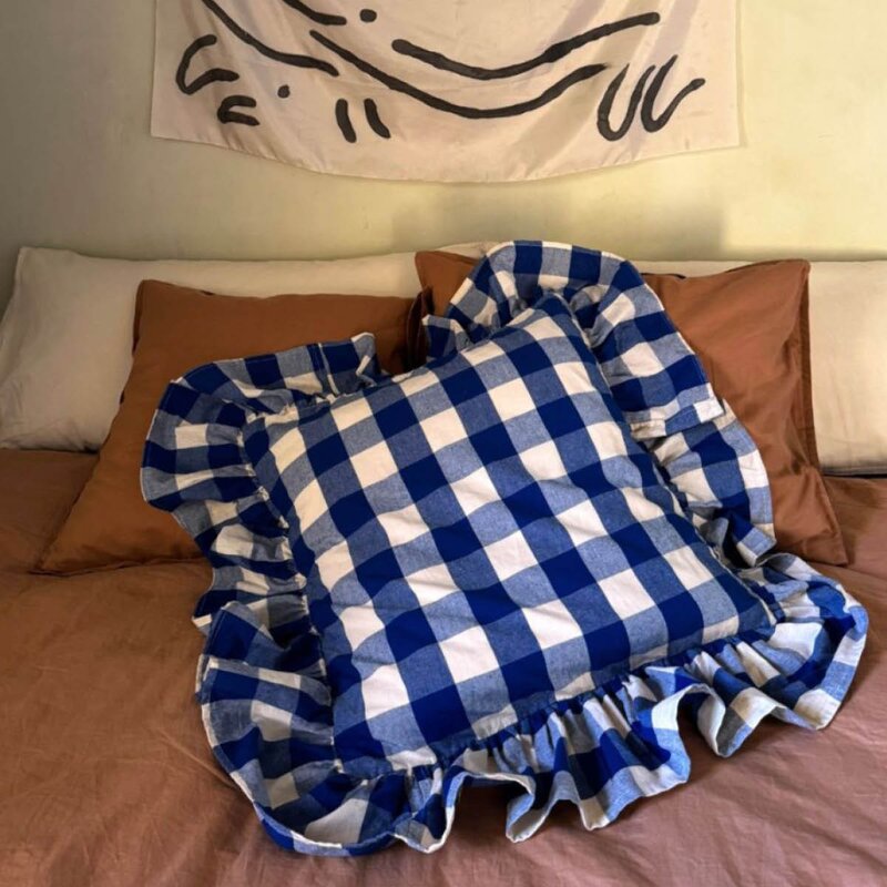 Midnatt Bell putetrekk med volang 50x50 cm klarblå