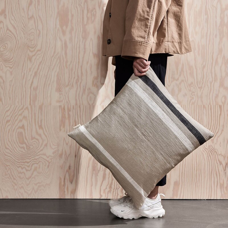 OYOY Sofuto putevar 50x50 cm Clay