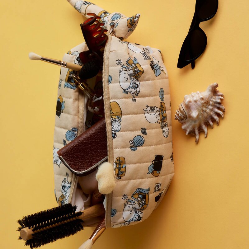 MoominArabia Mummi toalettmappe 12x30x17 cm Ferieklar