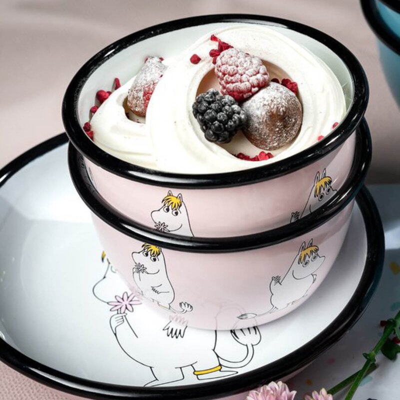 Muurla Mummi emaljeskål 60 cl Snorkfrøken rosa