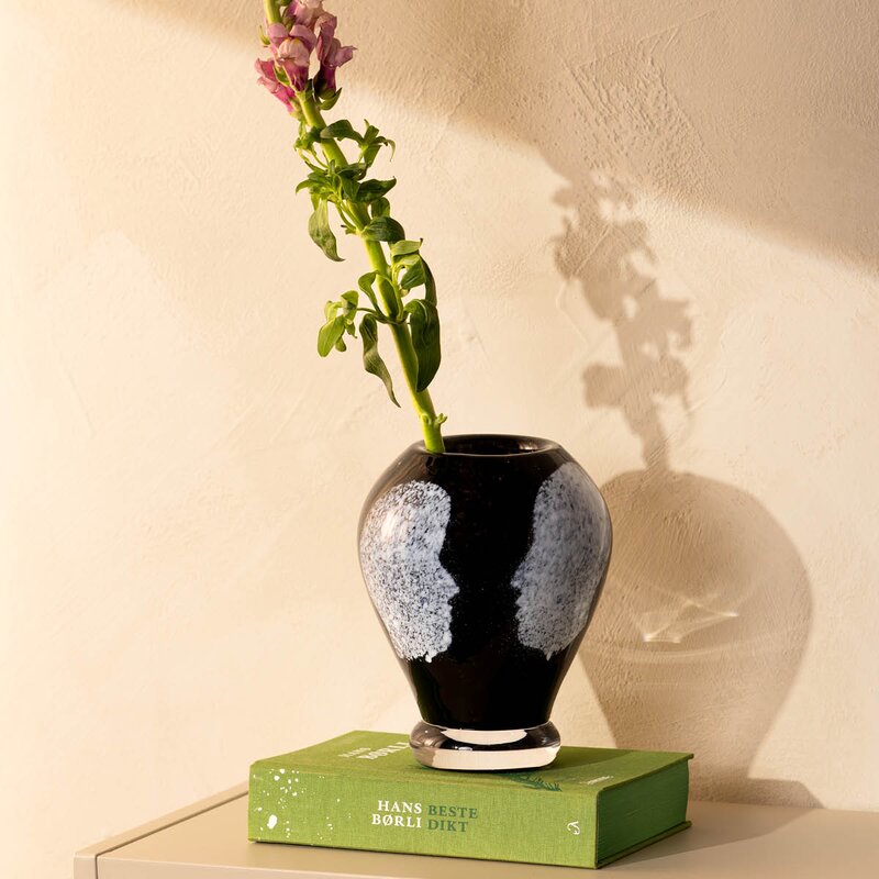 Magnor Vi Møtes vase 18 cm svart