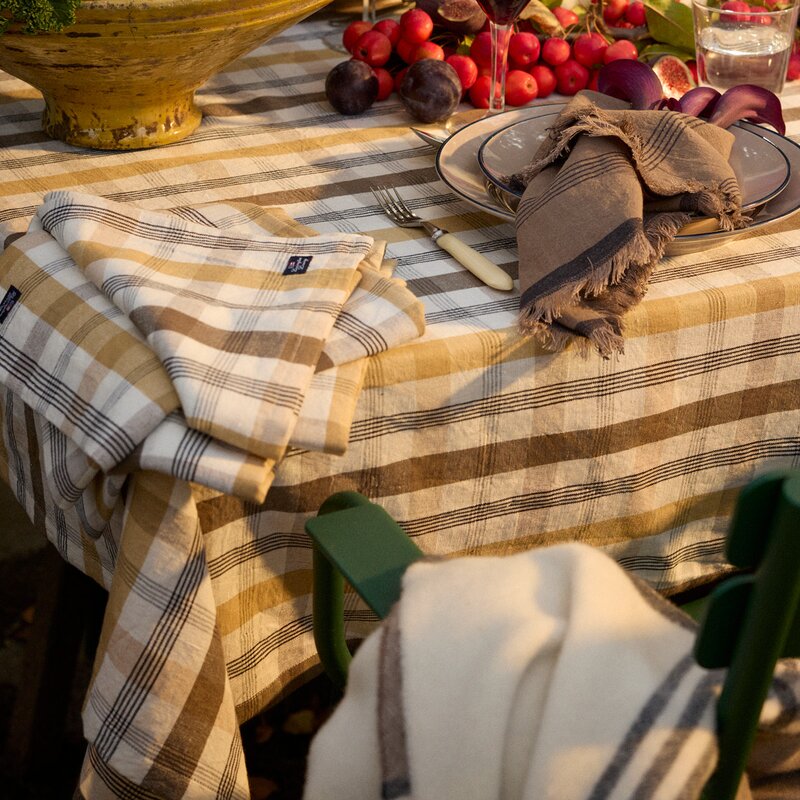 Lexington Rutete lin/bomulls duk 150x350 cm oliven/hvit/beige