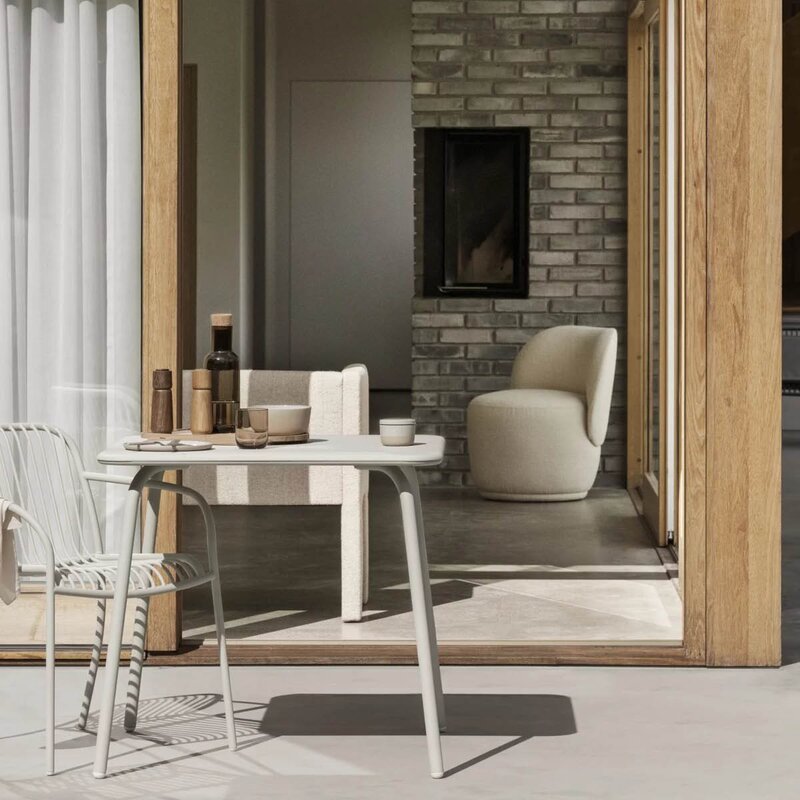 Blomus Fuumi vannkaraffel 1L smoke