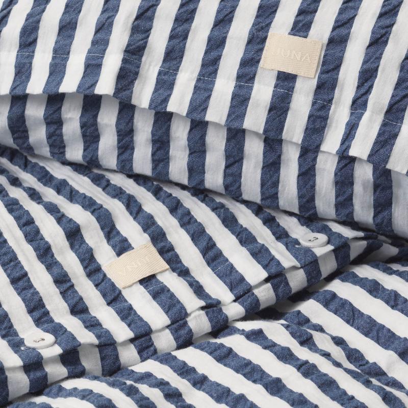 Juna Bæk&Bølge Lines sengetøy 140x200 cm mørk blå/hvit