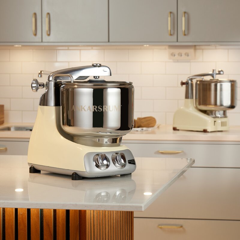 Ankarsrum Assistent Original AKM6230CL kjøkkenmaskin lys krem
