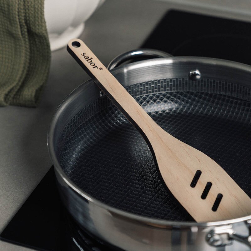 Sabor Trevig stekespade med hull 30 cm accoya