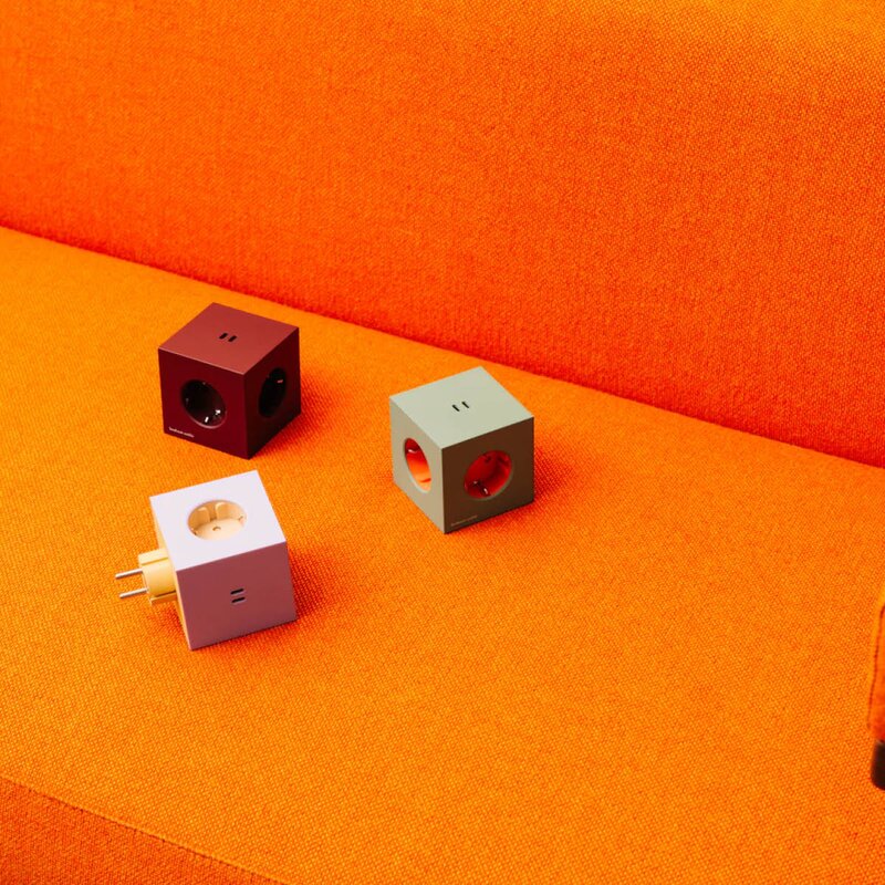 Avolt Square 2 Bauhaus Archiv USB-C 76x76 cm 30W Lavender Glow