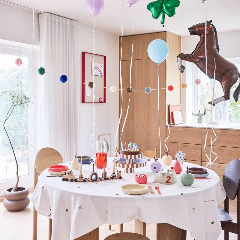 OYOY Otti bursdagstog 44 cm bjørk