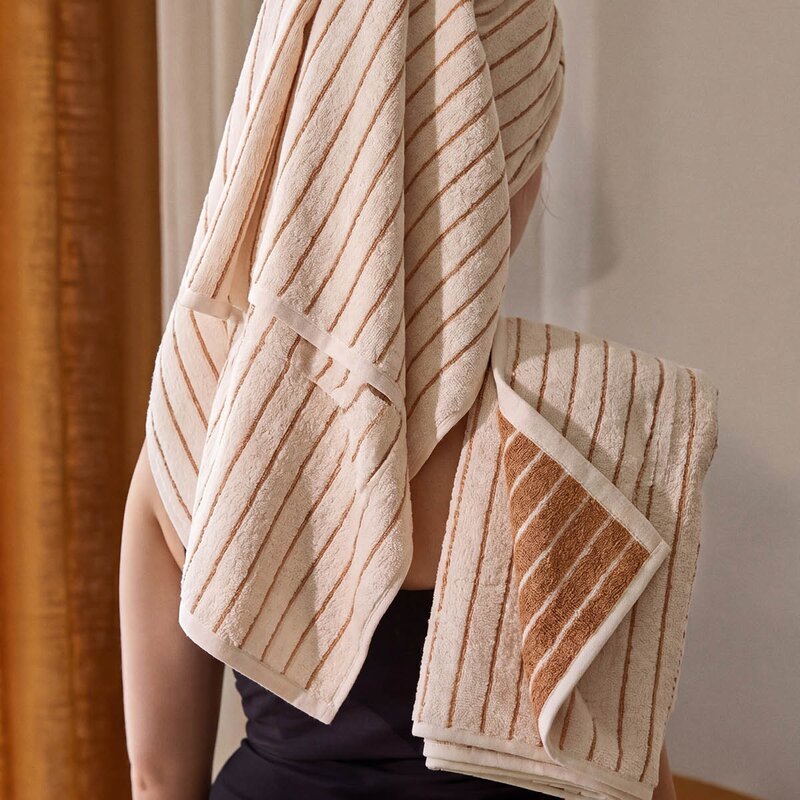 Juna Soft håndkle 70x140 cm offwhite