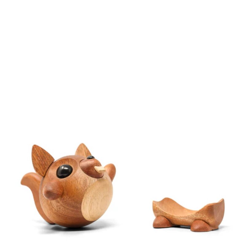 FableWood Egon ekorn trefigur 10 cm mahogni/gummitre