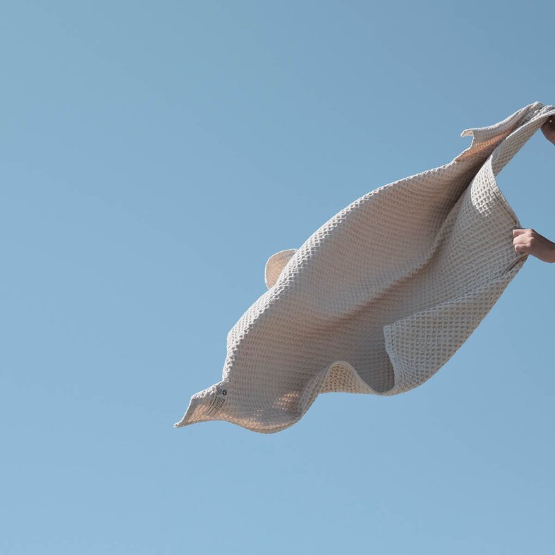 The Organic Company Big Waffle badehånkle 150x100 cm stone