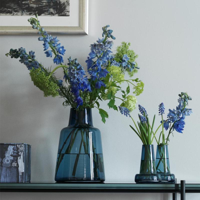 Holmegaard Flora vase kort 24 cm mørkeblå