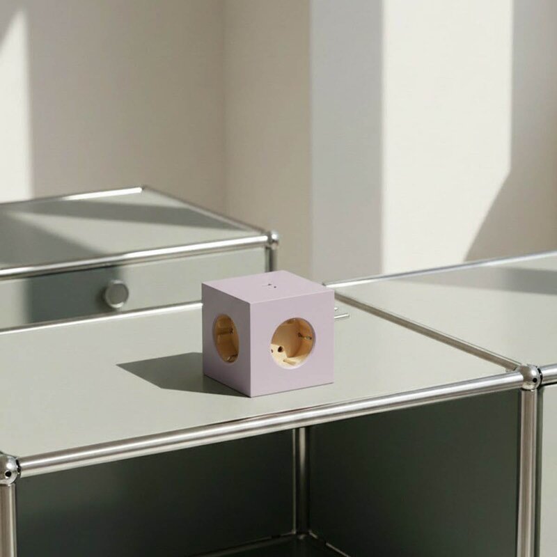 Avolt Square 2 Bauhaus Archiv USB-C 76x76 cm 30W Lavender Glow