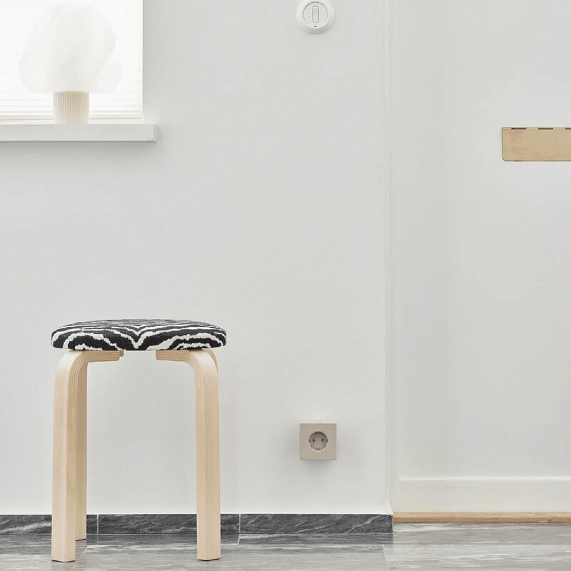 Avolt Square 2 USB-C 76x76 cm 30W Nomad Sand