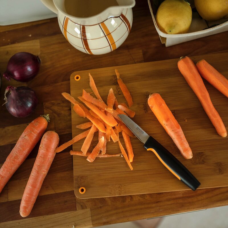 Fiskars Functional Form skrellekniv rett 26 cm svart/rustfritt stål