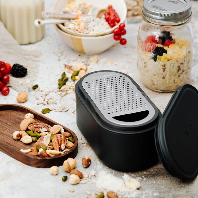 Microplane Container Grater rivjern m/beholder antrasitt/valnøtt