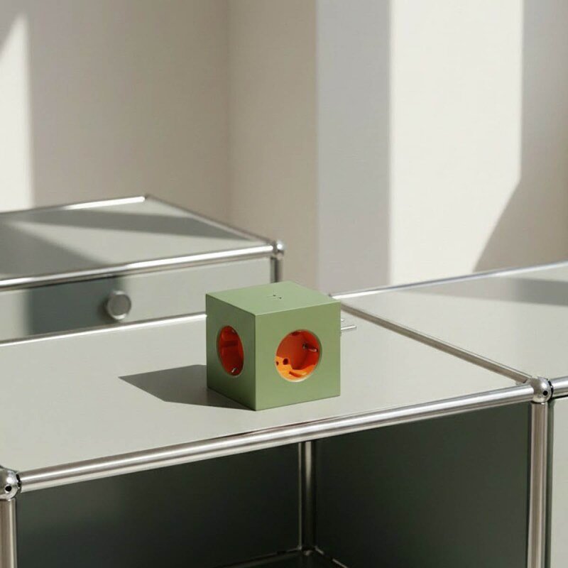 Avolt Square 2 Bauhaus Archiv USB-C 76x76 cm 30W Gecko Bloom